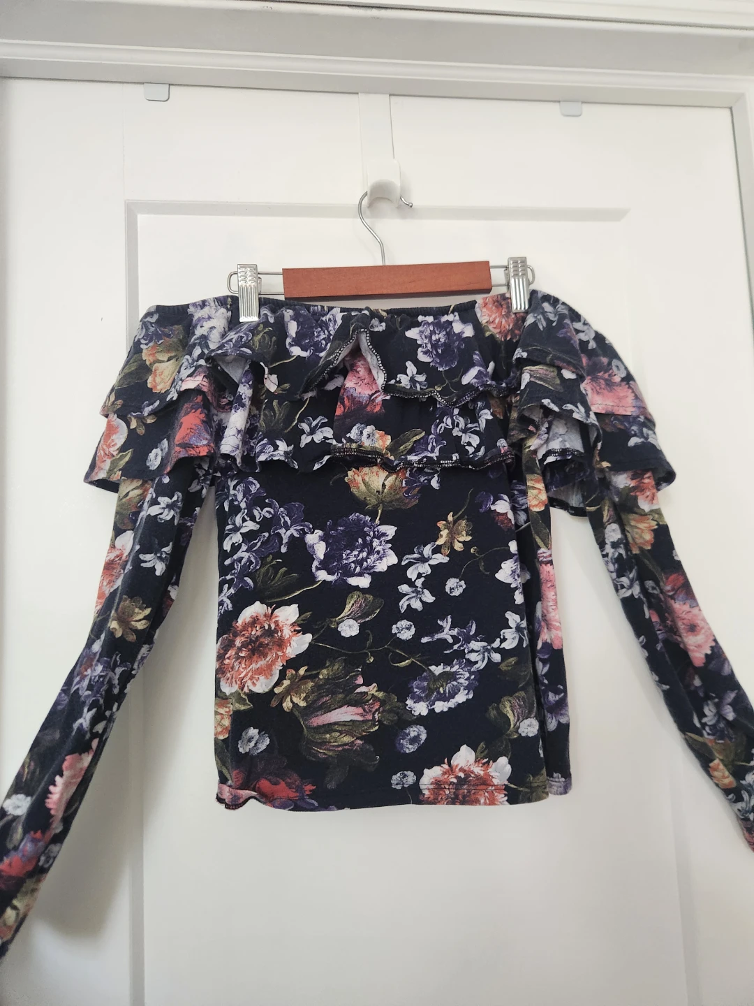 H&M Off-the-Shoulder Floral Long Sleeve Top Size S ⚽