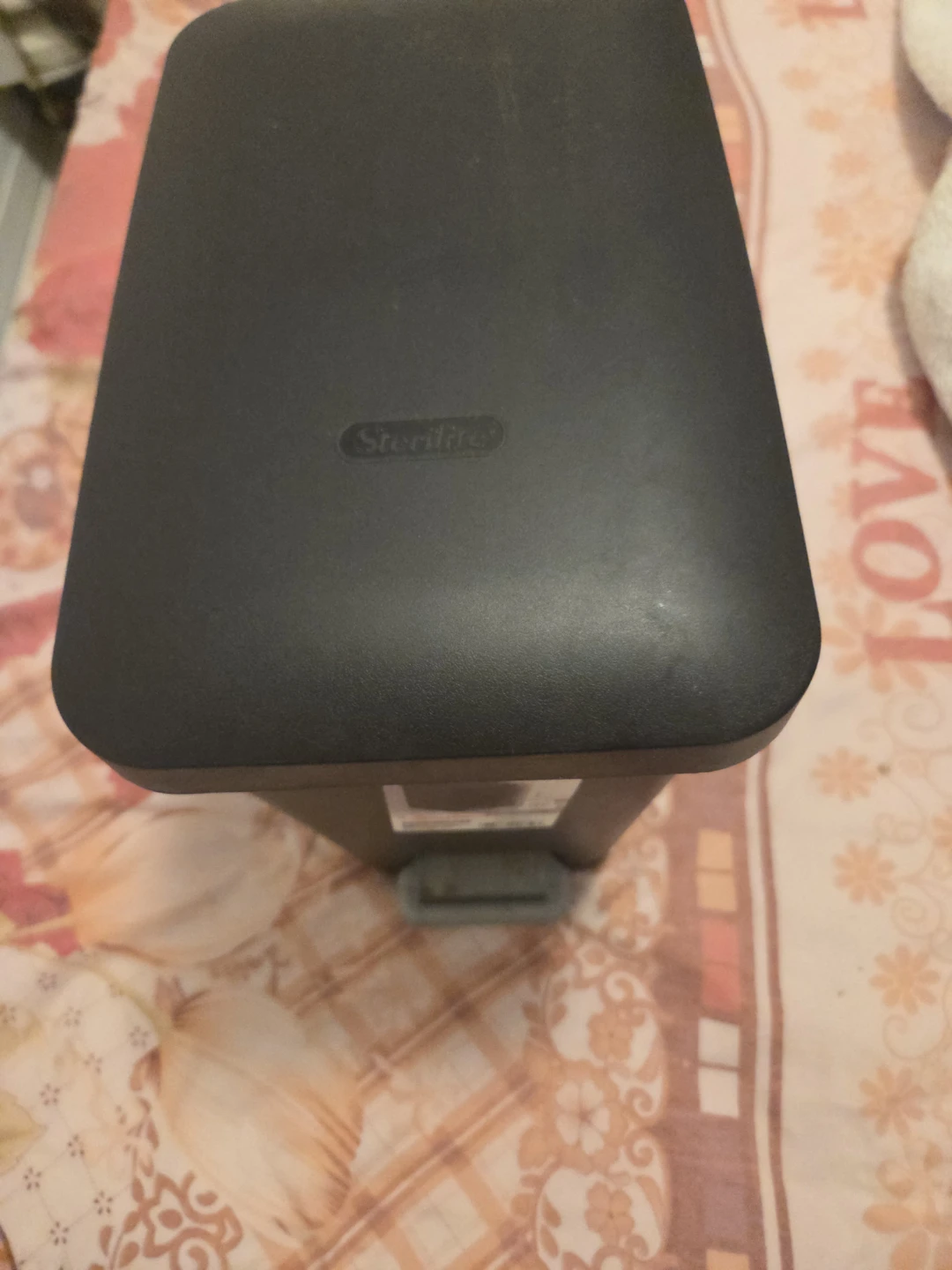 Sterilite StepOn Garbage Can - photo 2