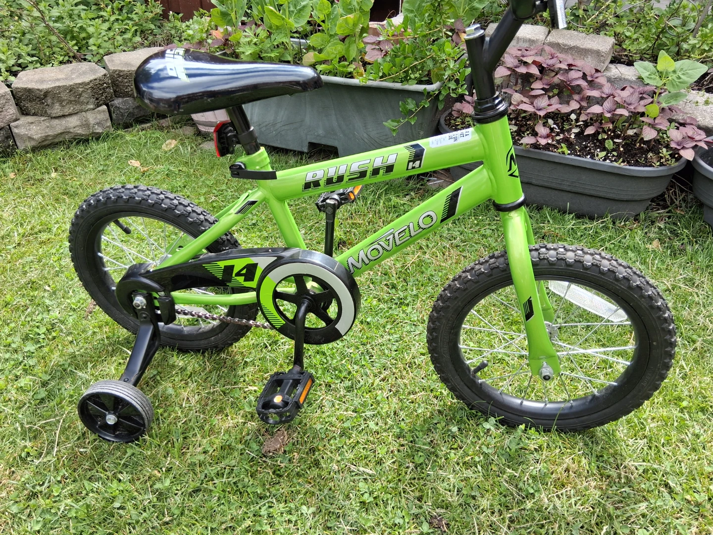 Movelo Rush Kids Bicycle 14 " like new tune up - photo 2