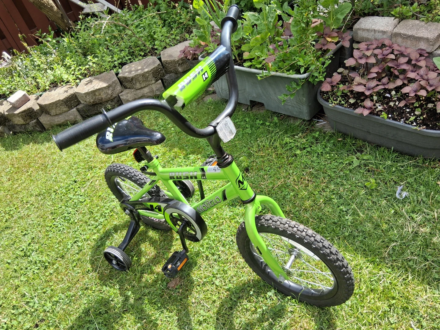 Movelo Rush Kids Bicycle 14 " like new tune up - photo 5
