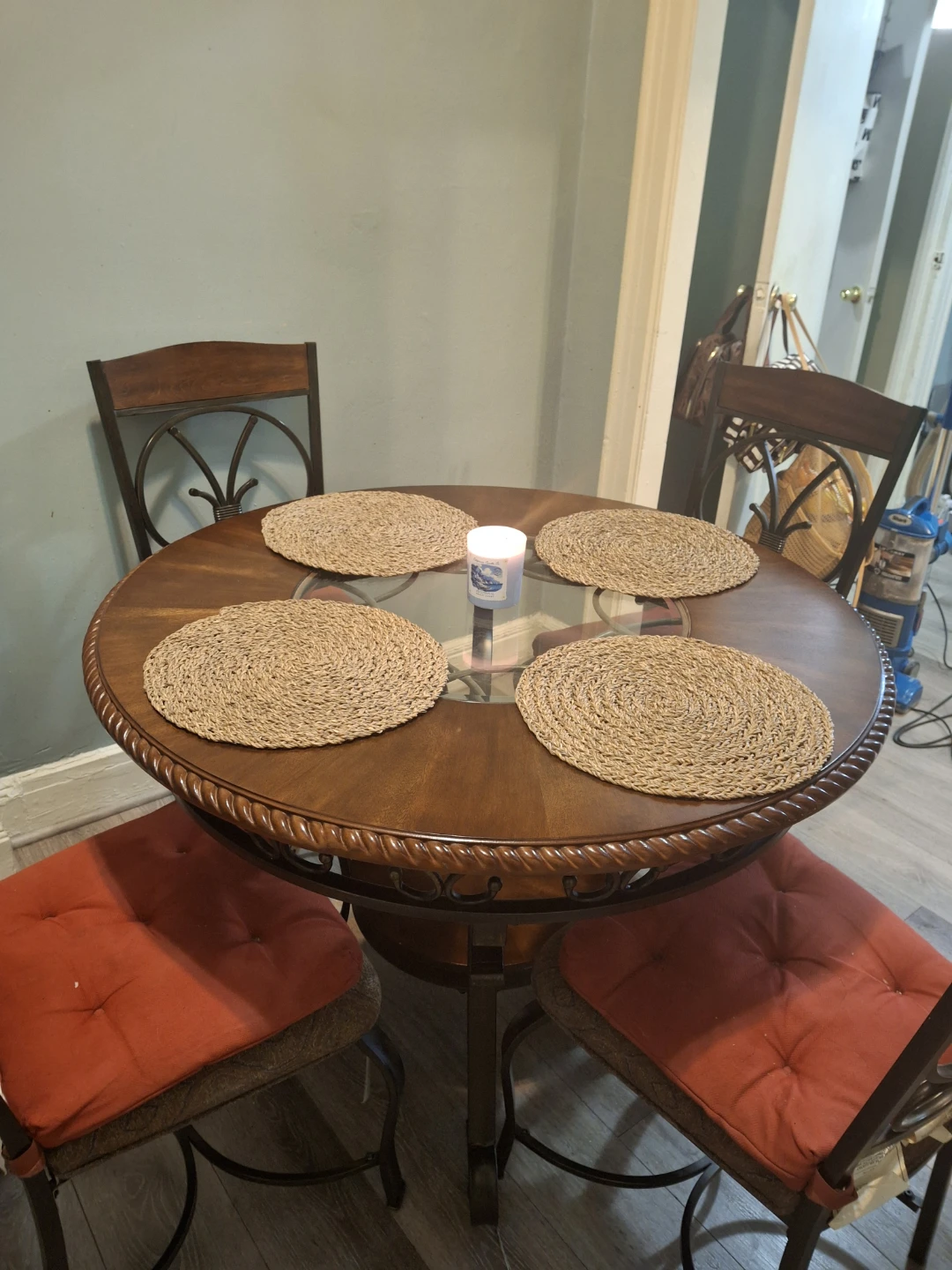 Antique table W/4 chairs - photo 4