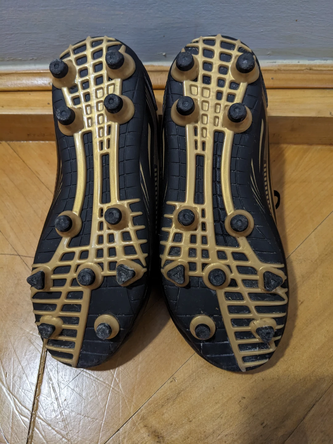 Youth (Kids) Soccer Cleats - Size 1 - photo 4