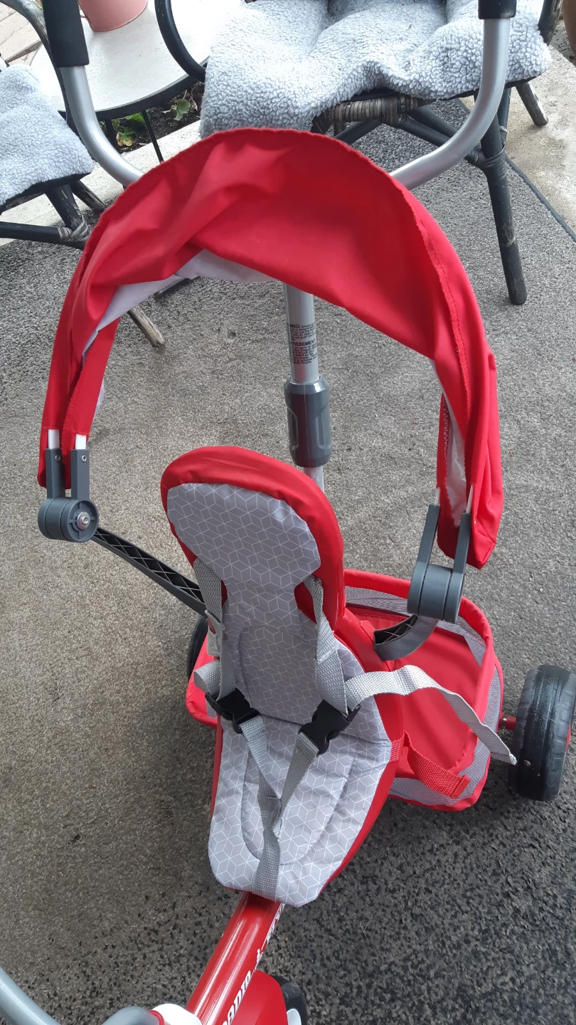 Radio Flyer beginner tricycle - photo 3