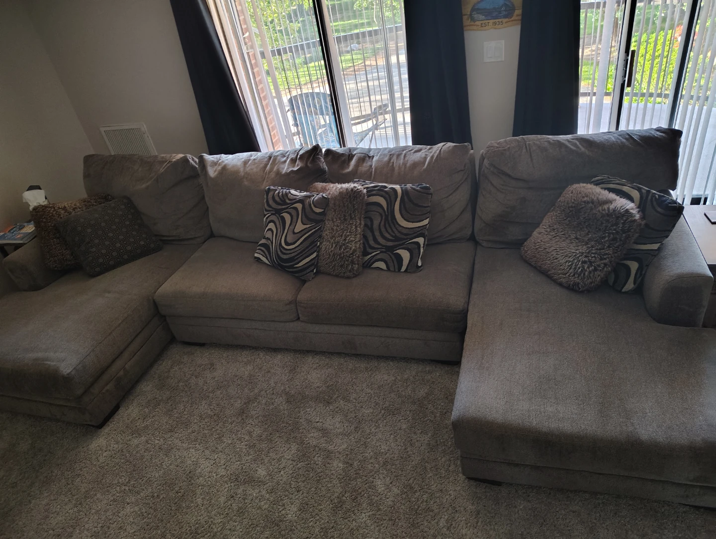 Sectional Sofa with Chaise - photo 4
