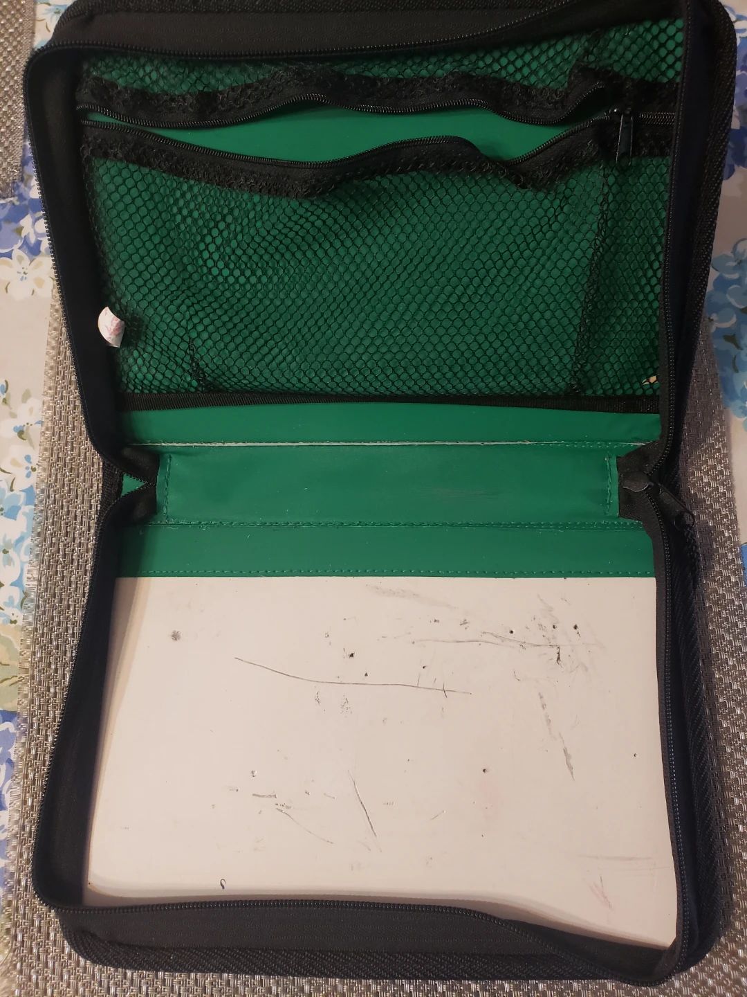 Crayola Art Case Holder - photo 2