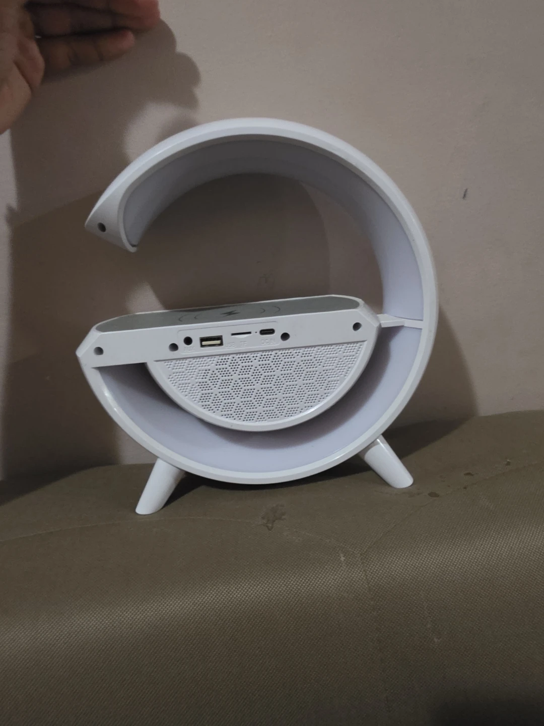 ST-TECH White Bluetooth Speaker with Wireless Charger - photo 3