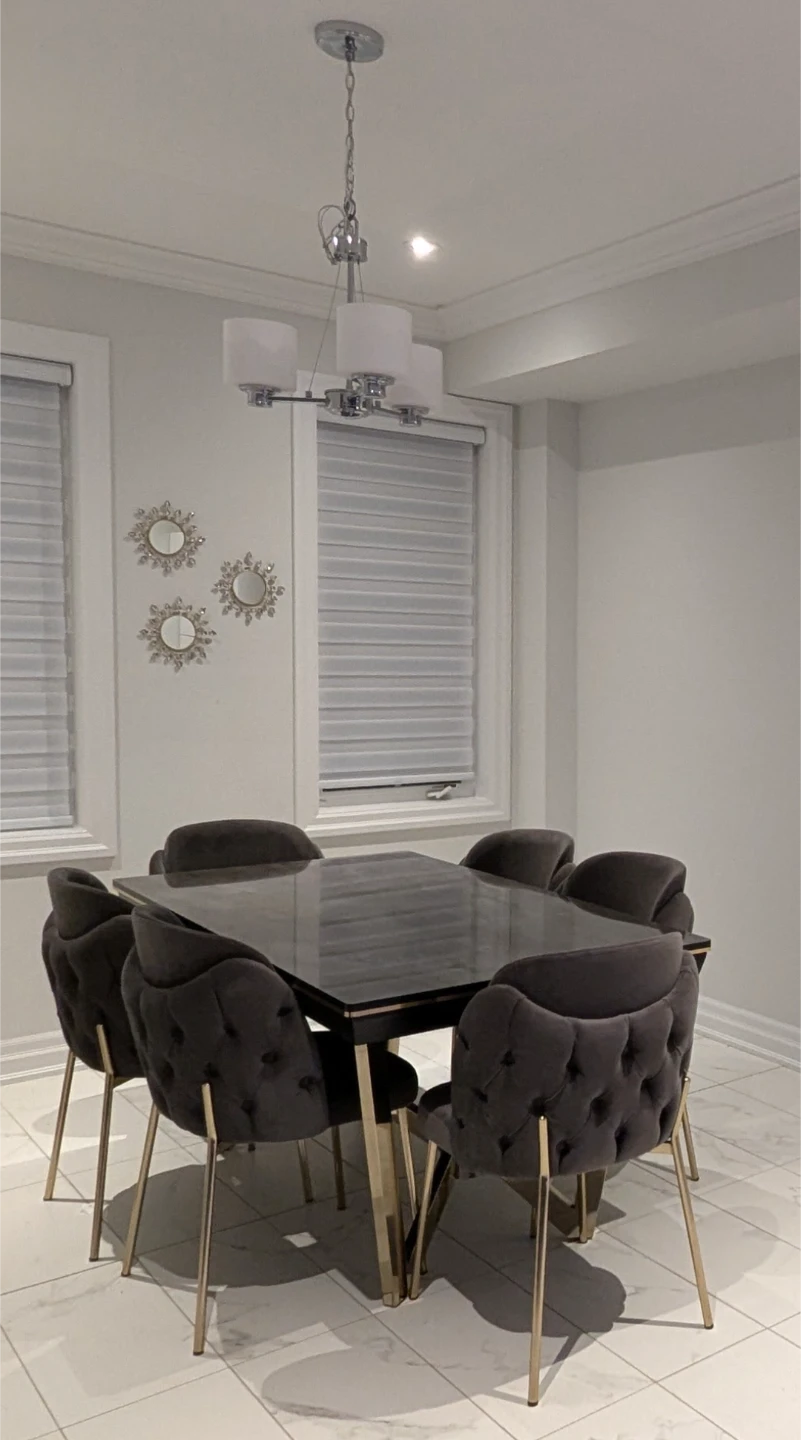 Extendable Dining Table with 6 Chairs
