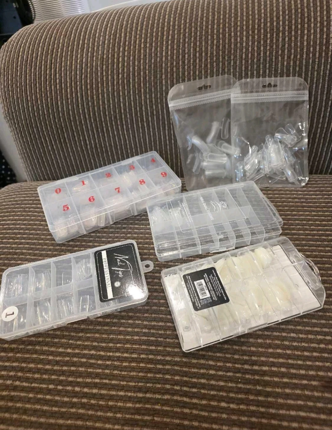 Assorted Nail Tips and Forms Set