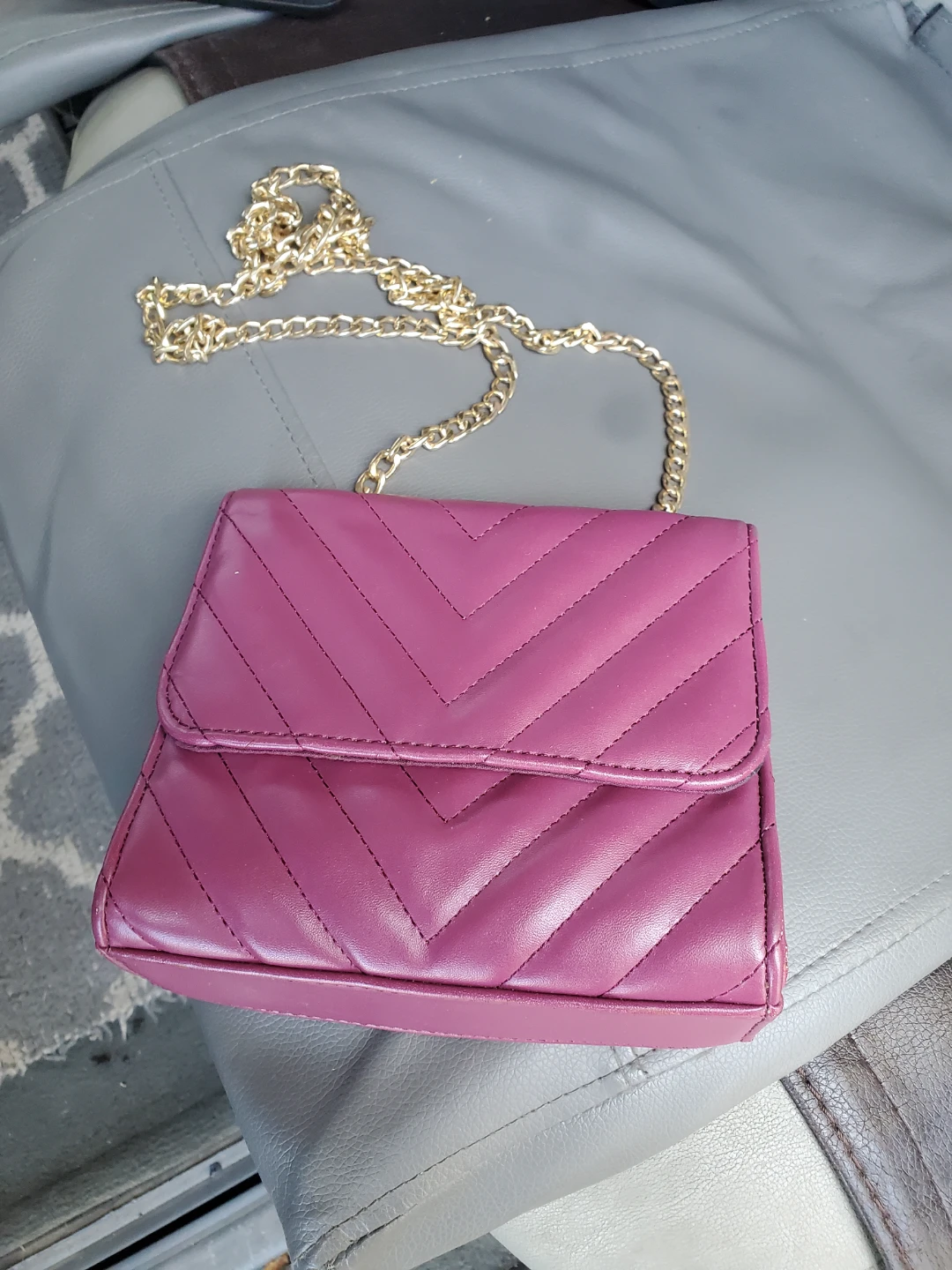 Quilted Chevron Crossbody Bag with Gold Chain