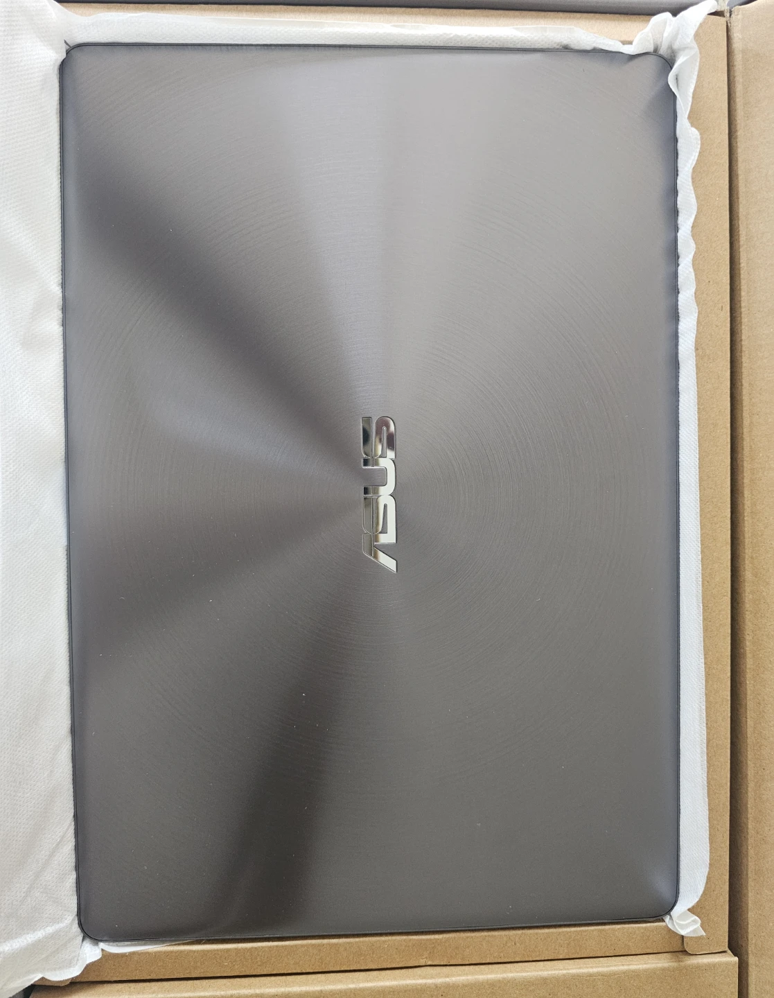 ASUS ZenBook Laptop - photo 3