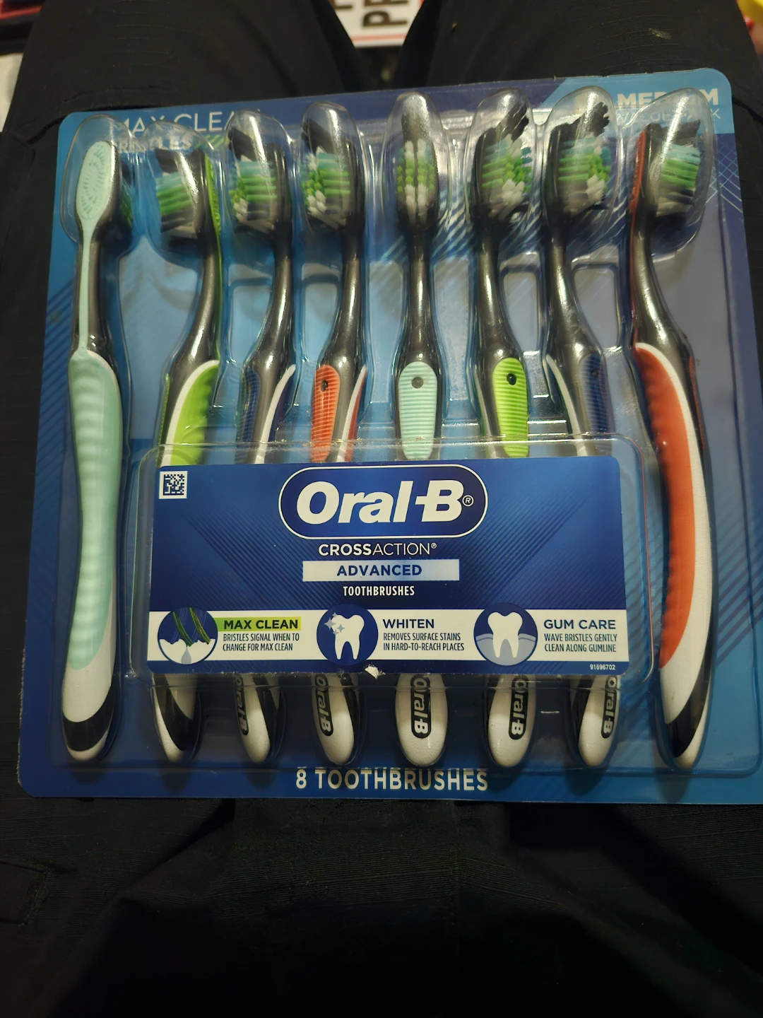 Oral-B Advanced CrossAction Toothbrushes - 8 Count