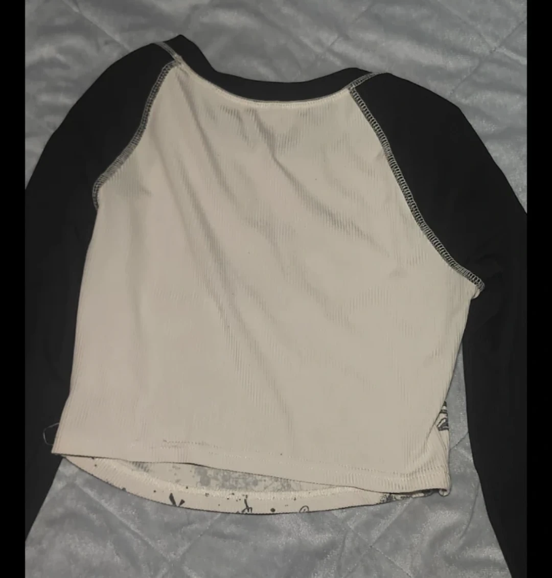 Graphic Skull Long Sleeve crop top - photo 2