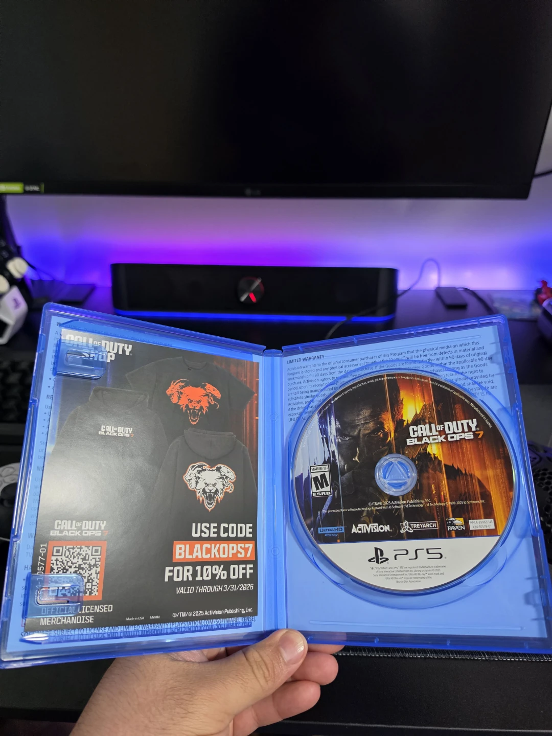 PS5 825GB disk edition and Black ops 7 game - photo 2