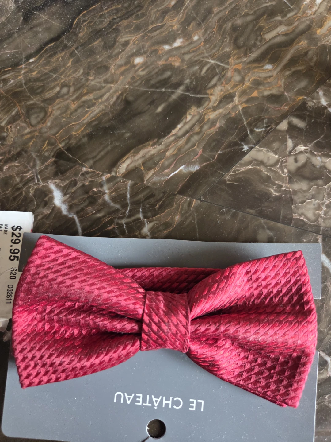 LE CHÂTEAU Red Textured Bow Tie