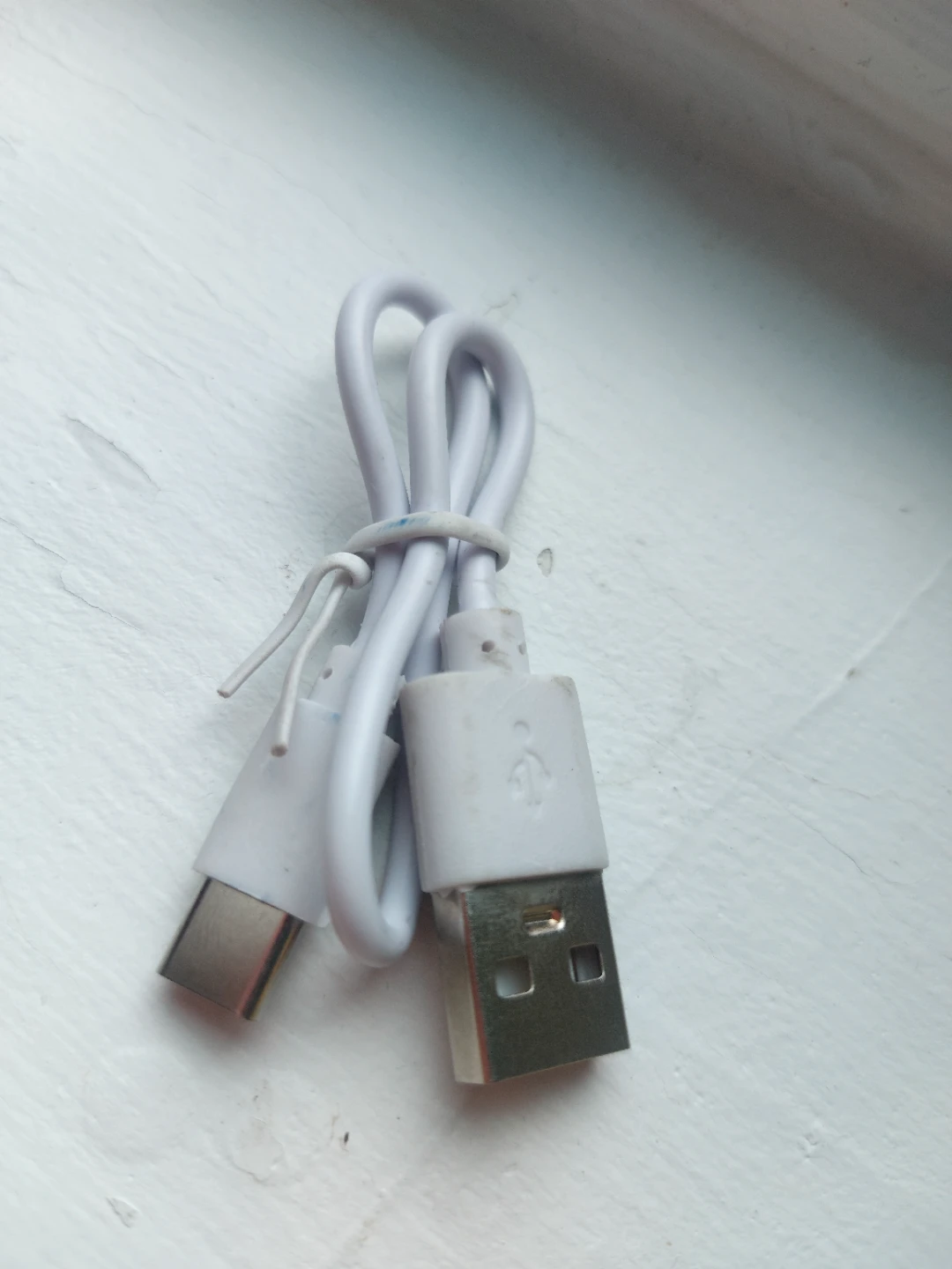 USB to USB-C and USB to Micro USB Cables - photo 2
