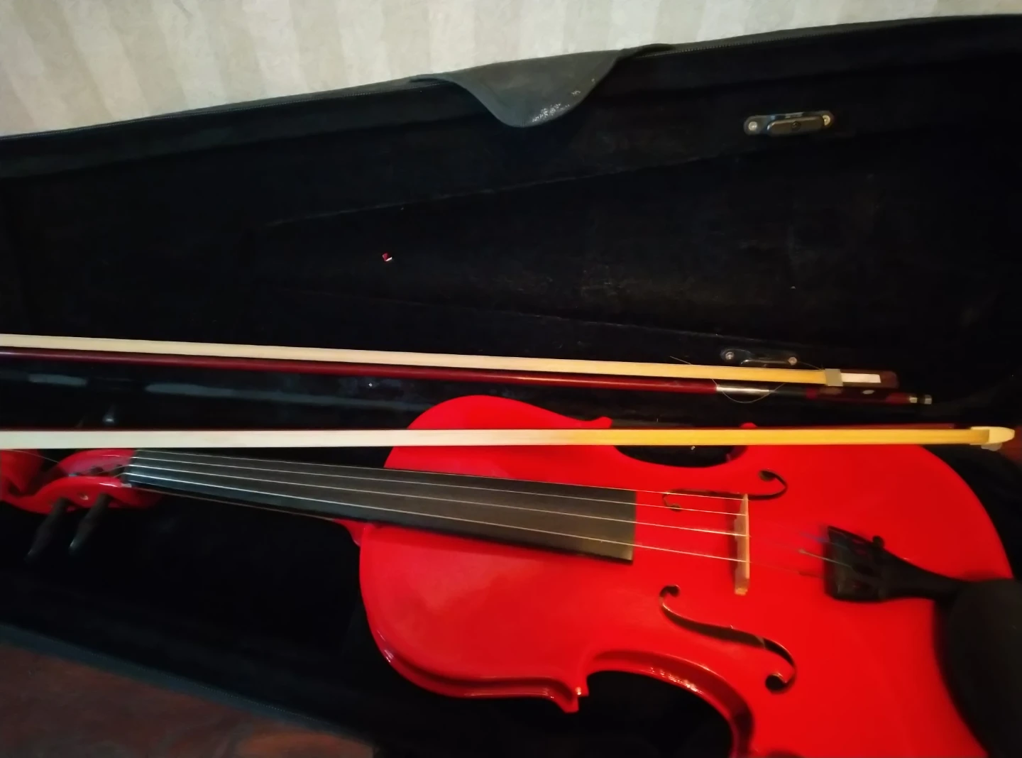 Oxford Red Violin with Case and Bows