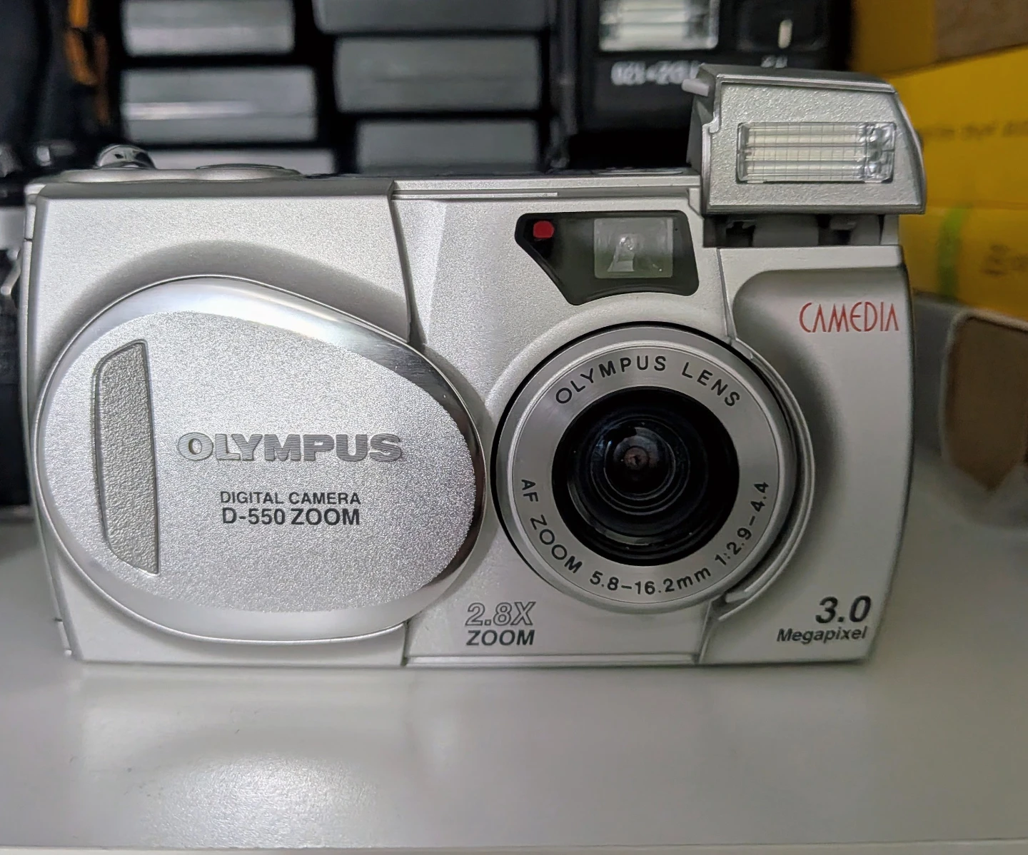 Olympus CAMEDIA D-550 Zoom Digital Camera