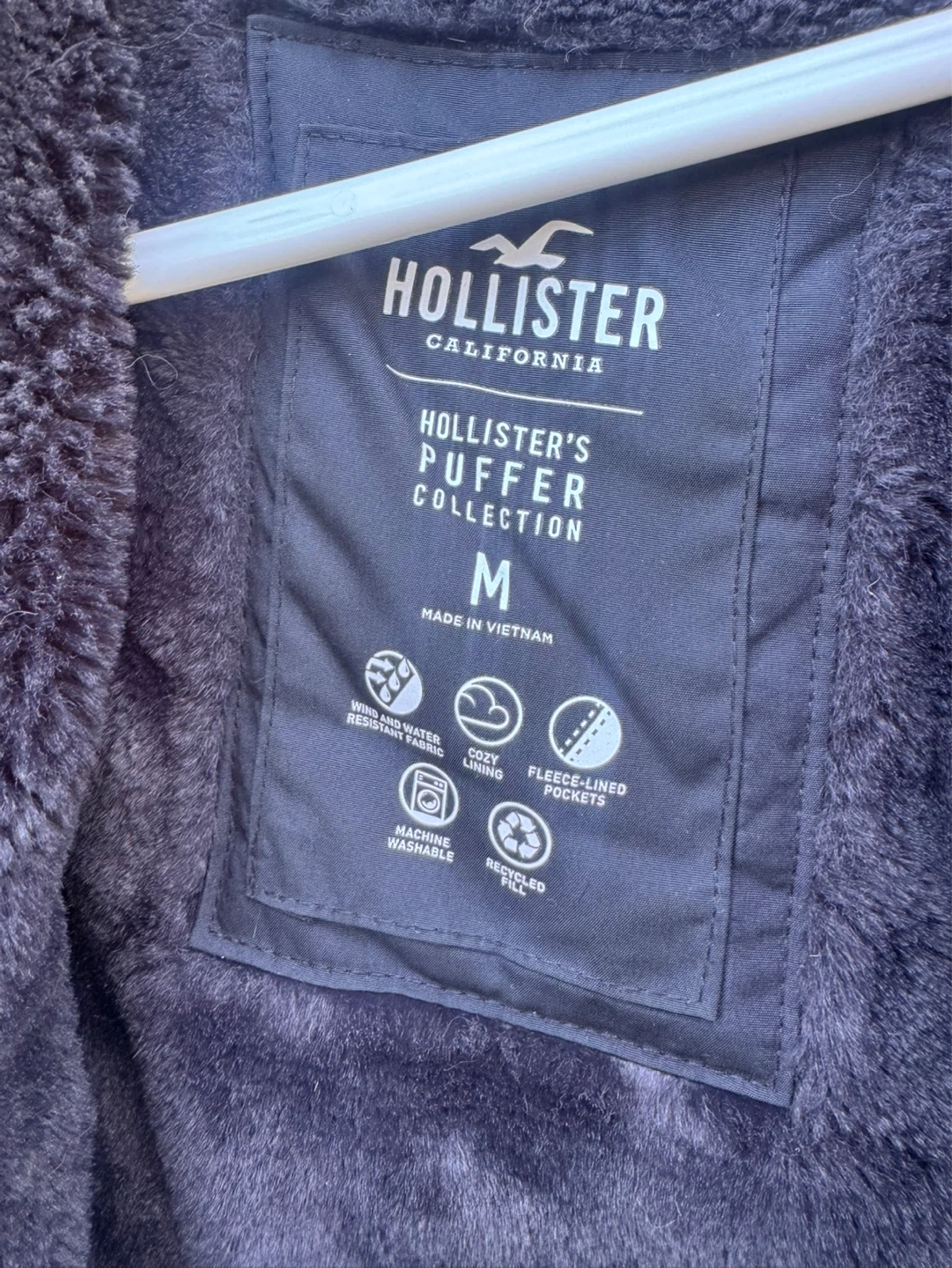 Hollister Puffer Jacket - Black - Medium - photo 3