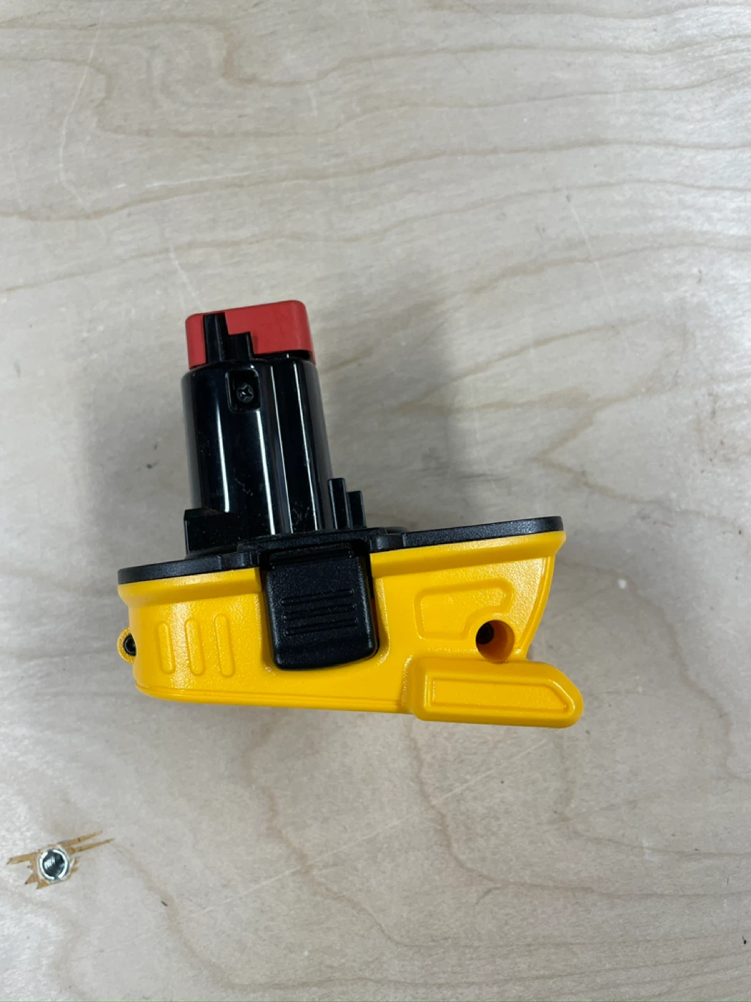 DeWalt DCA1820 20V to 18V Adapter - photo 2