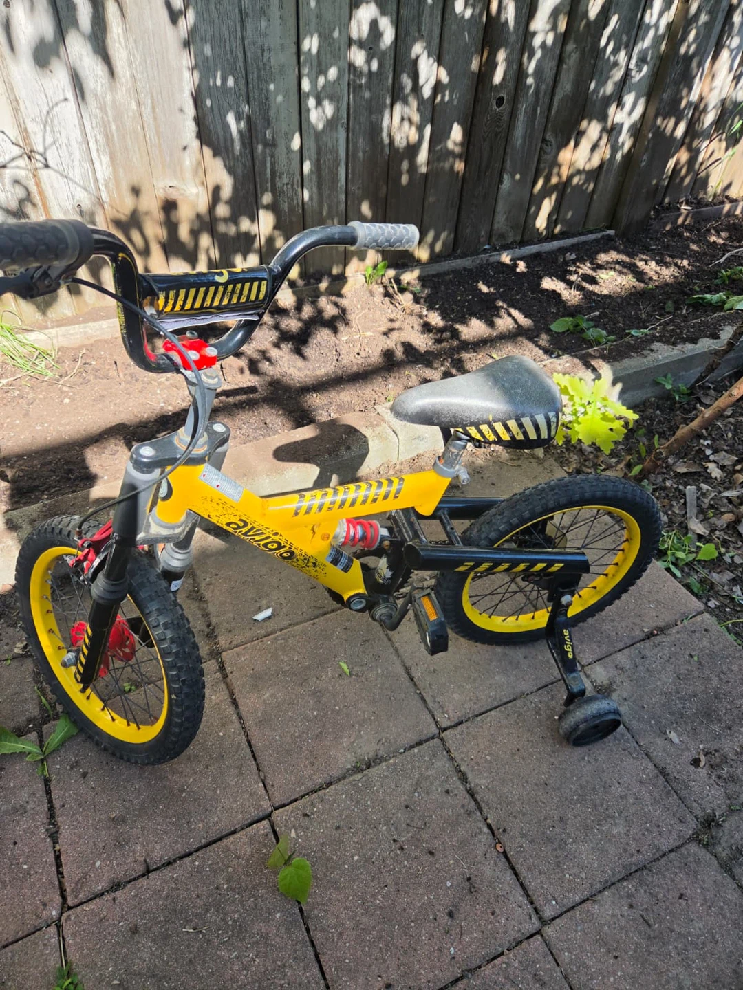 Avigo Yellow Kids Bike with Training Wheels - photo 2