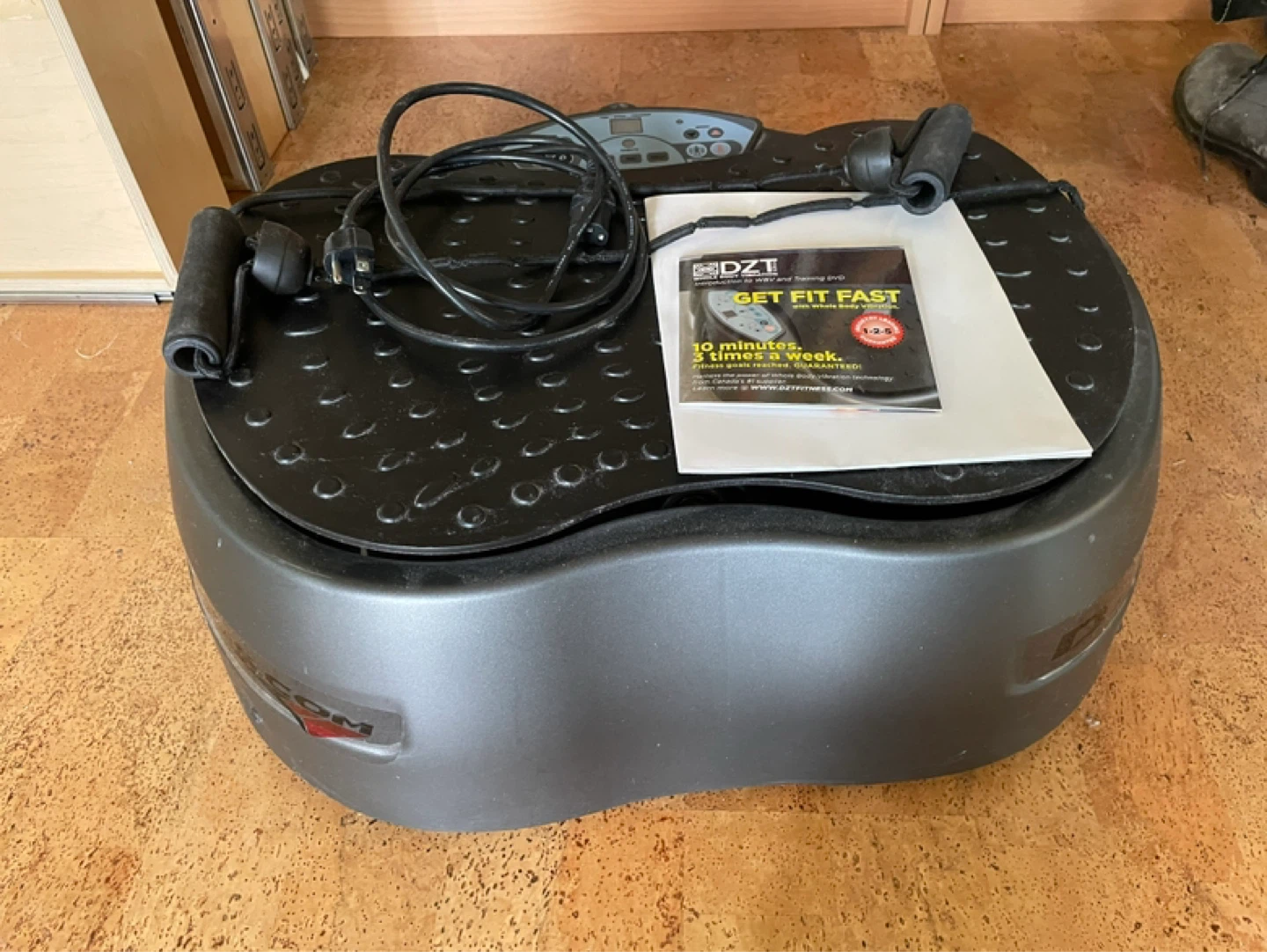 DZT Fitness Vibration Plate Machine
