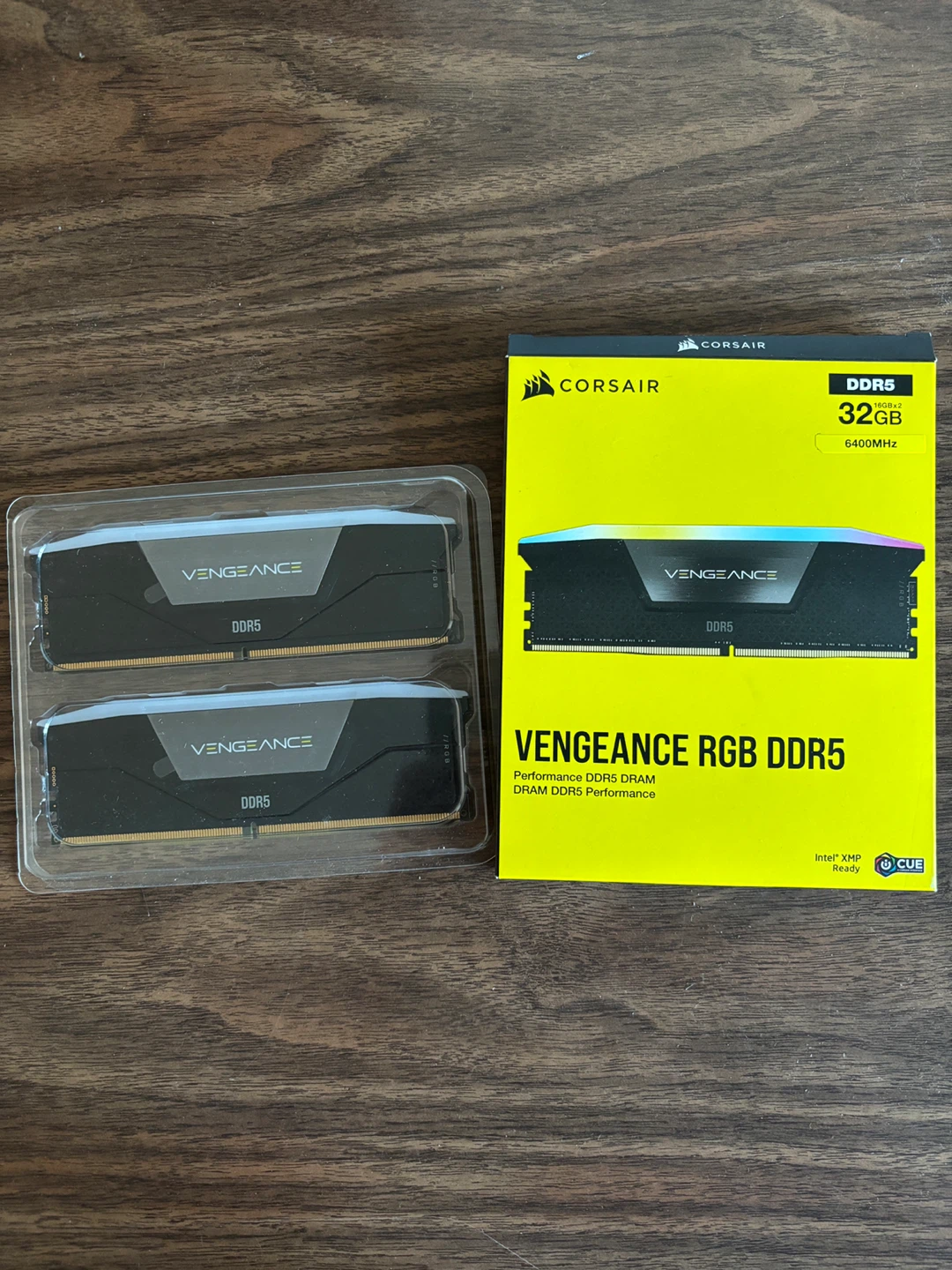 32GB DDR5 CORSAIR VENGEANCE RGB RAM 6400MHz CL32