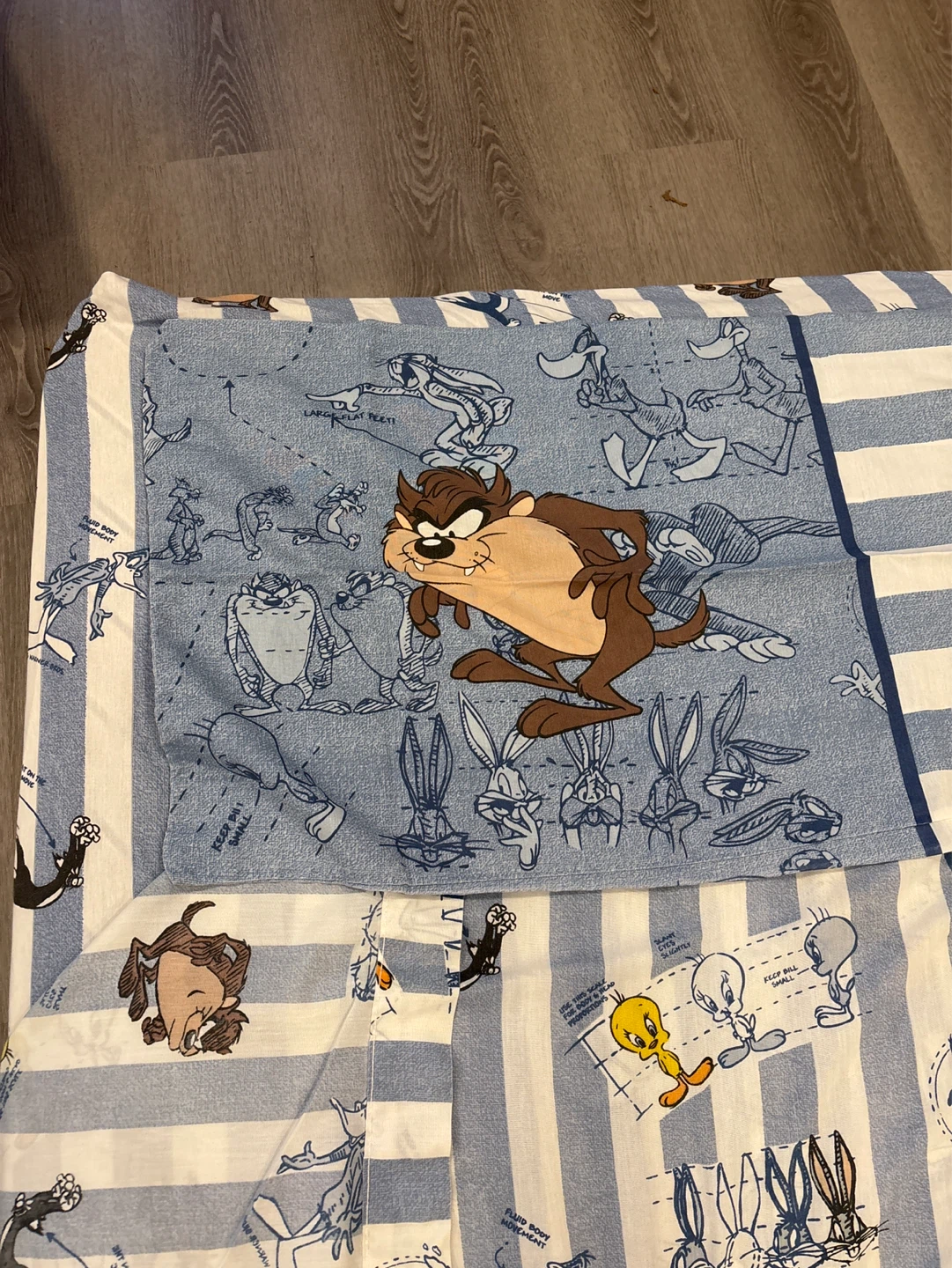 Sealy Select Twin Mattress with Bugs Bunny Sheets - photo 3