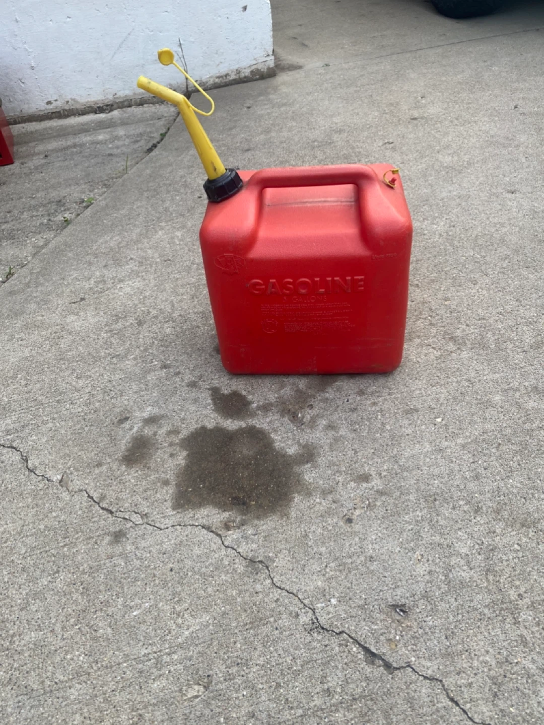 Chilton 5 Gallon Red Plastic Vented Gas Can Vintage Pre Ban P500