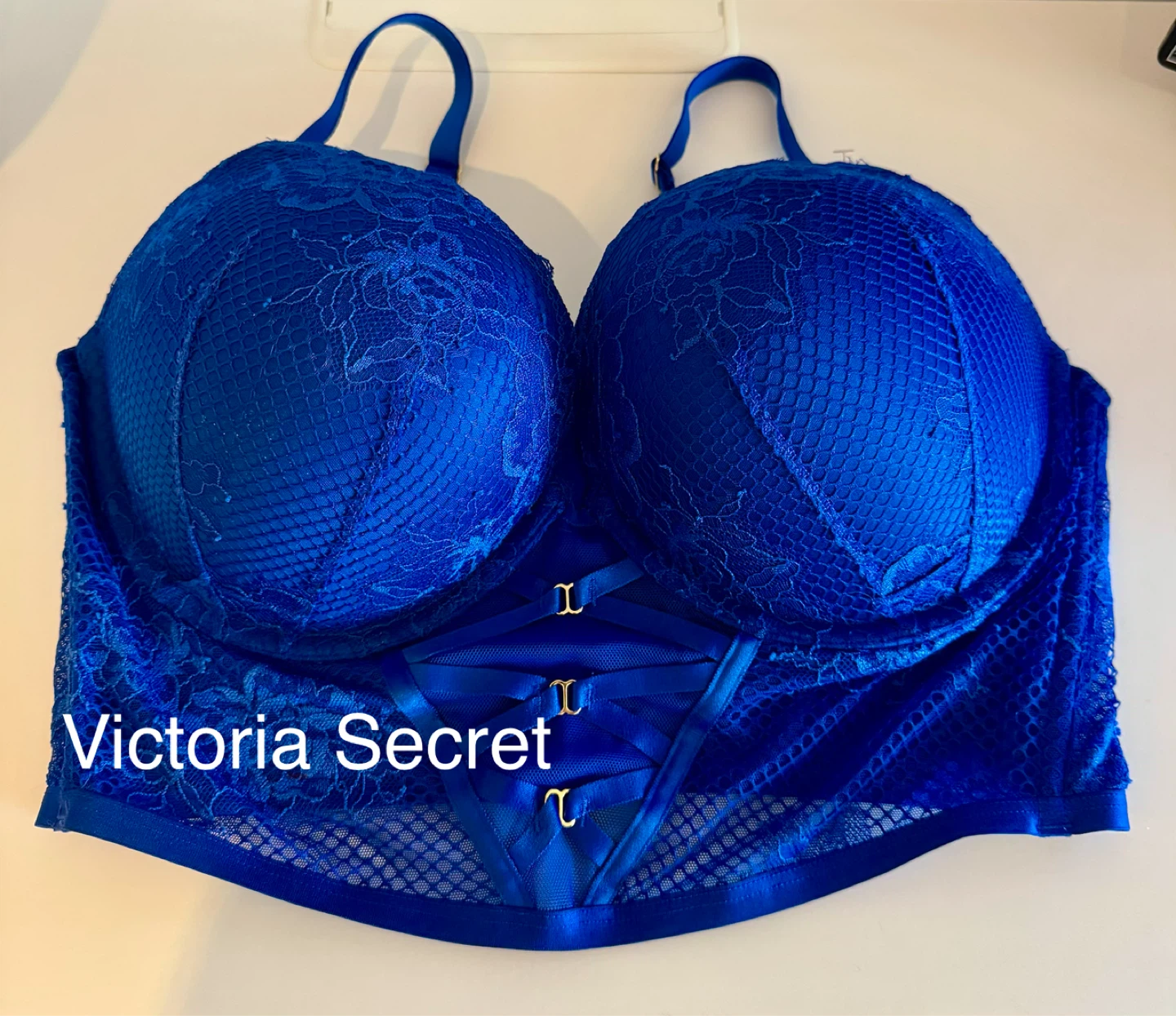 Bra- Victoria’s Secret Bombshell Plunge