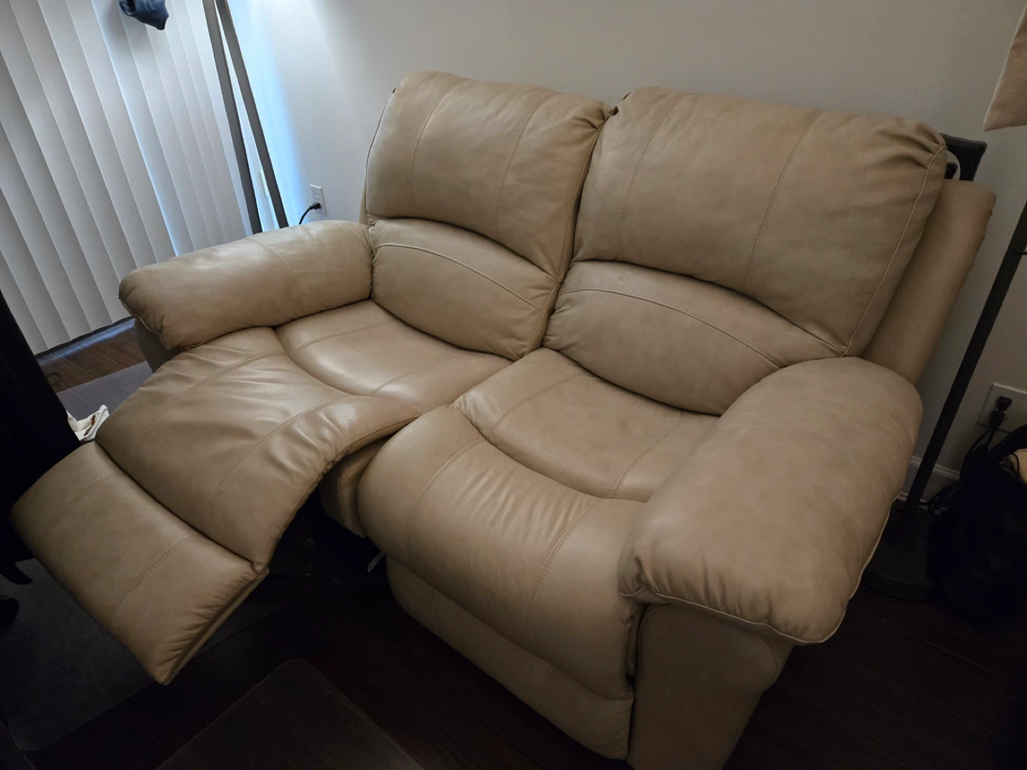 Cream Leather Loveseat Recliner - photo 2