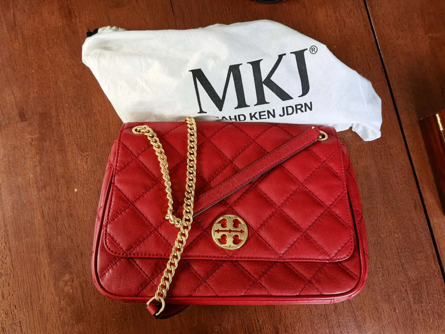 Tory Burch Shoulder Bag with Gold Chain
