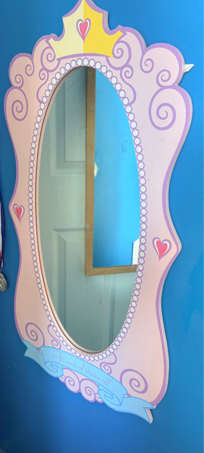 Princess Crown Mirror in good condition - photo 2