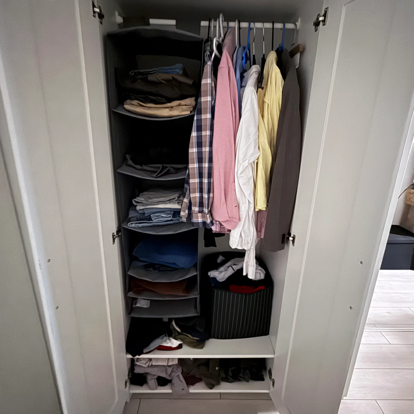 White 3-Door Wardrobe with Mirror - photo 3