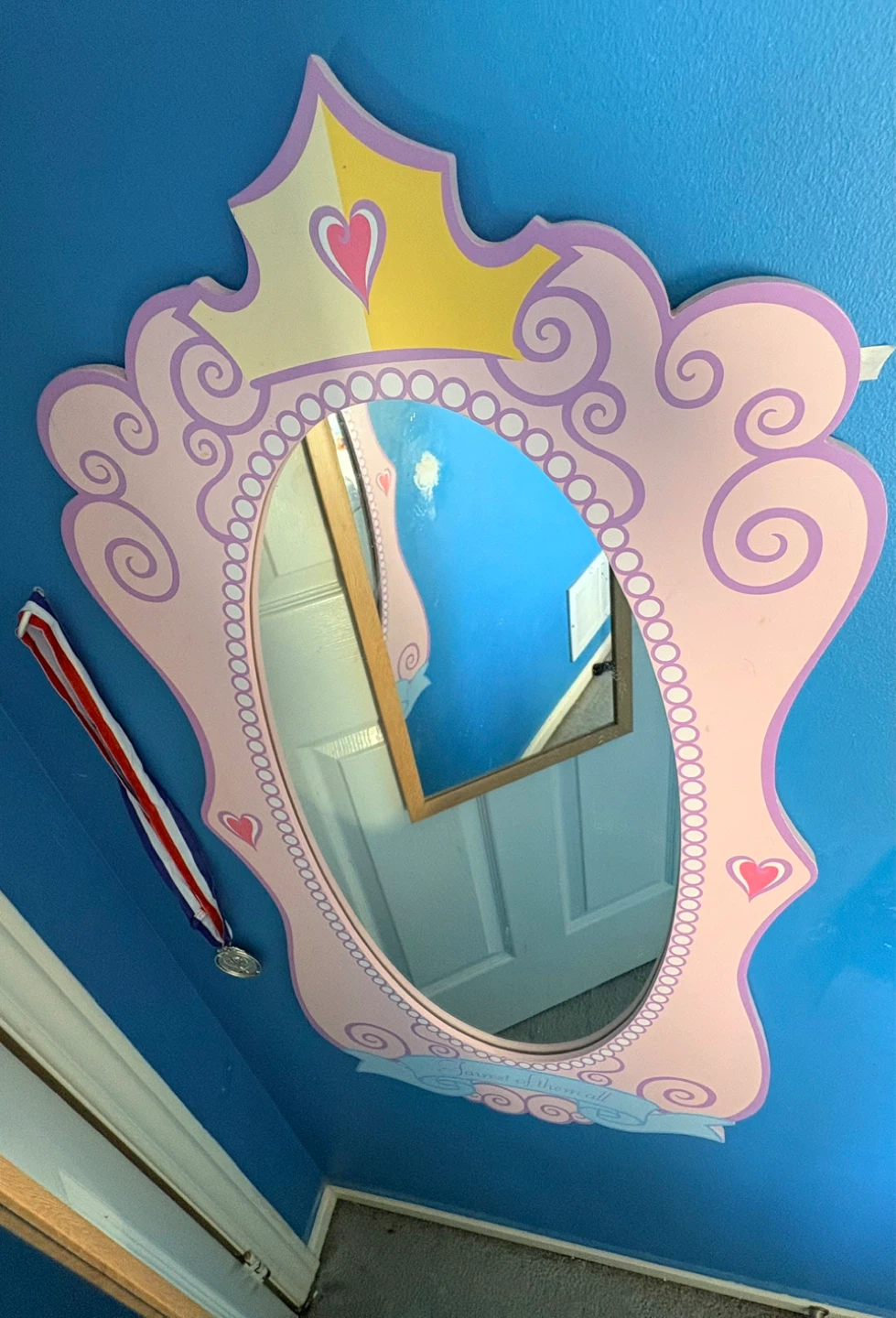 Princess Crown Mirror in good condition - photo 5