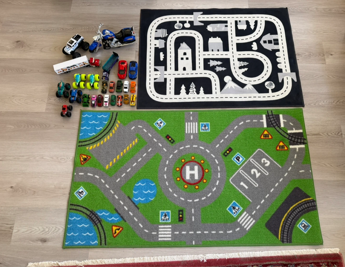 Two excellent condition CarPlay mats & toy cars