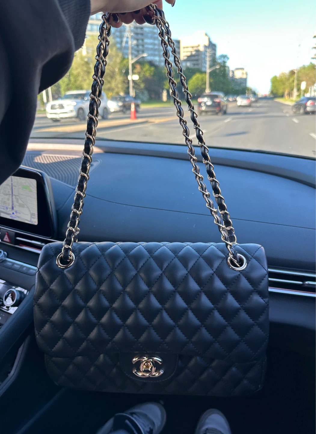 (350) Chanel Classic Flap Bag - photo 4