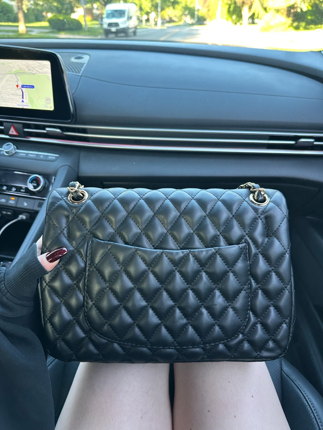 (350) Chanel Classic Flap Bag - photo 2