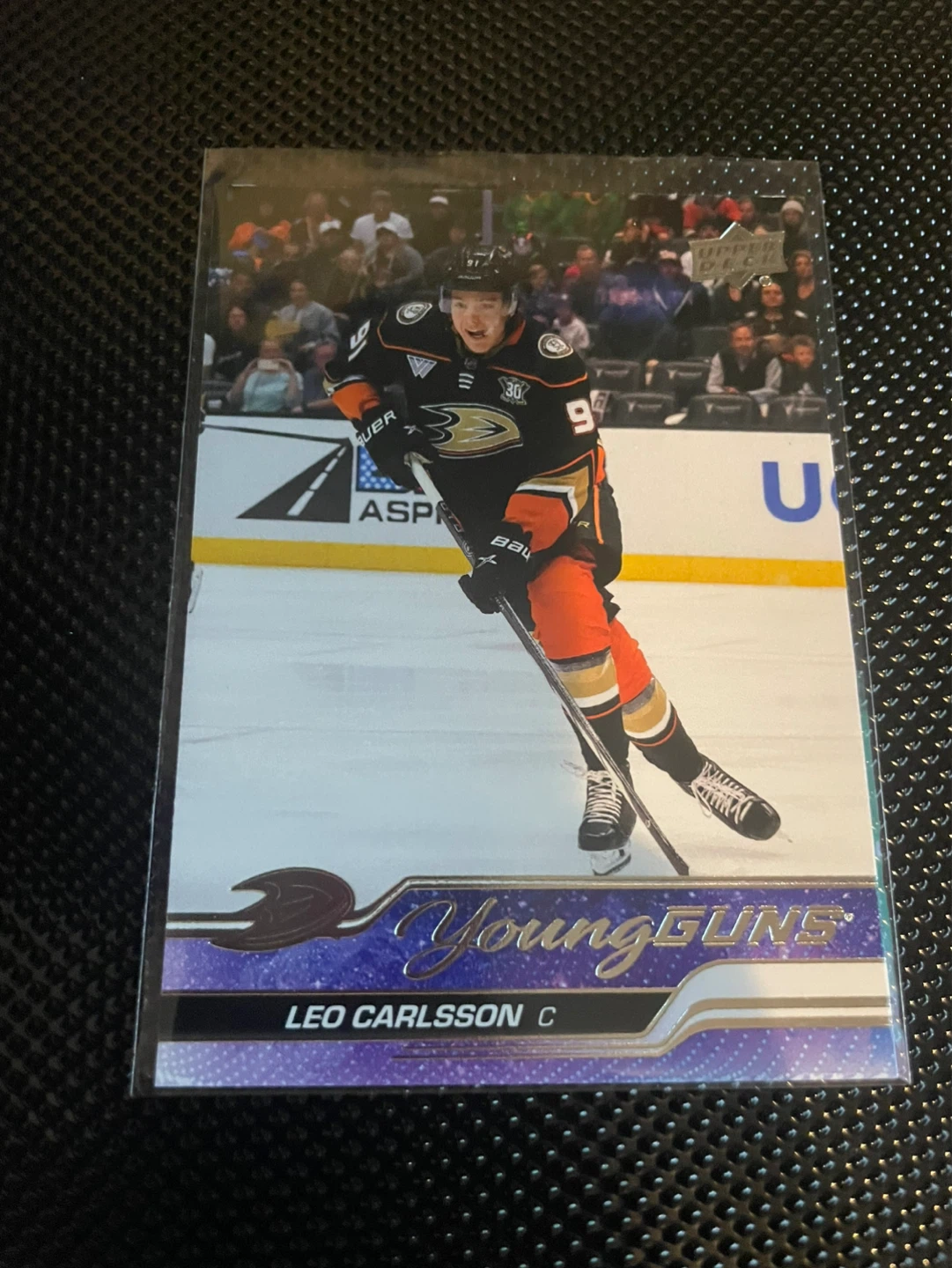 Upper Deck Leo Carlsson Young Guns Hockey Card