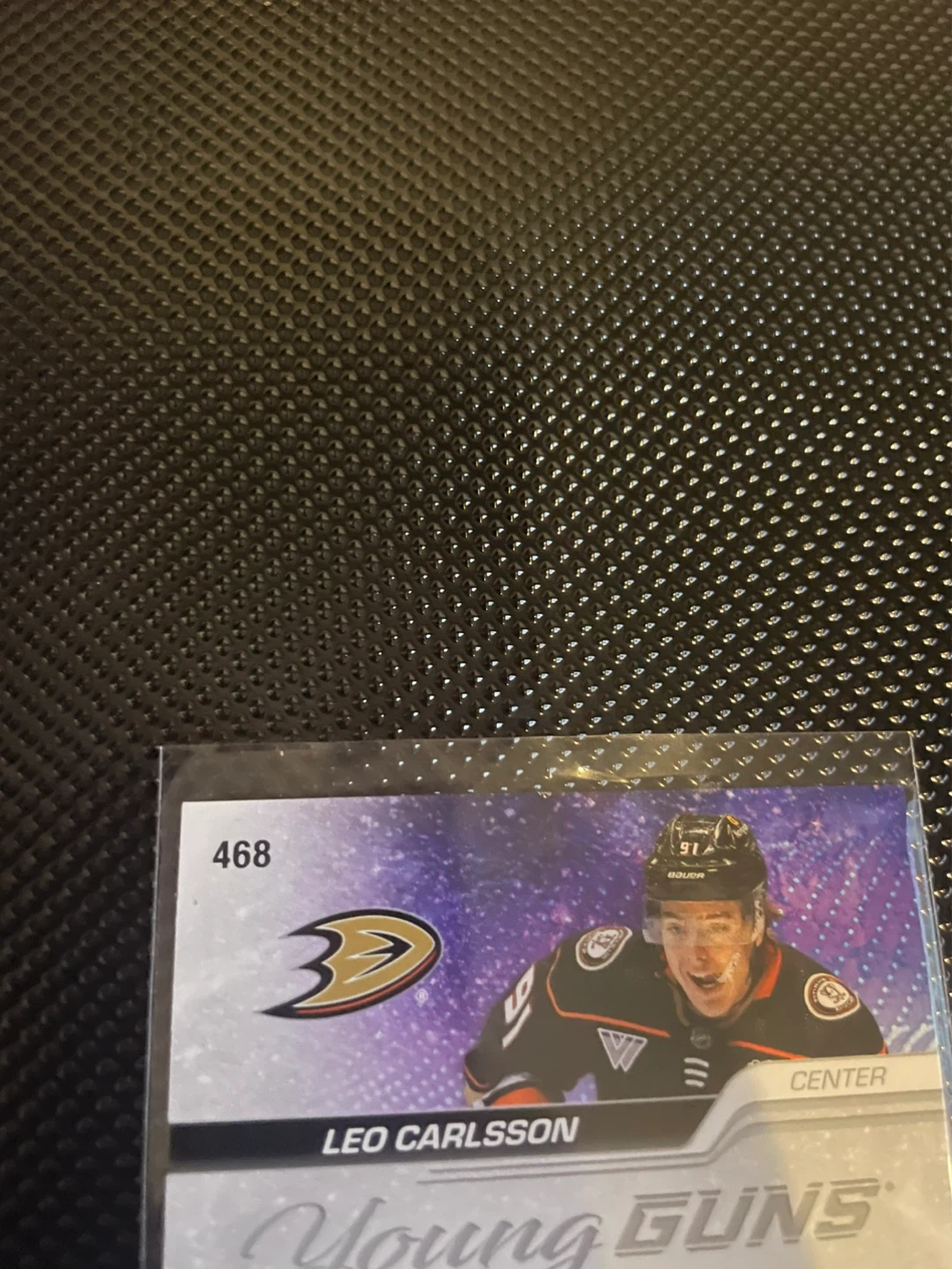 Upper Deck Leo Carlsson Young Guns Hockey Card - photo 2