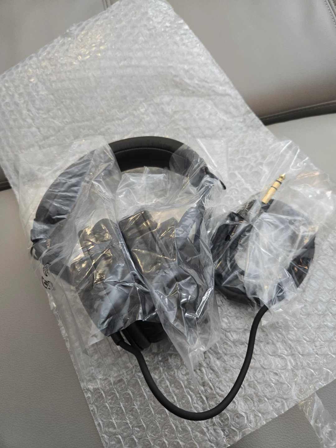 Audio-Technica ATH-M20x professional studio monitor headphones - photo 3