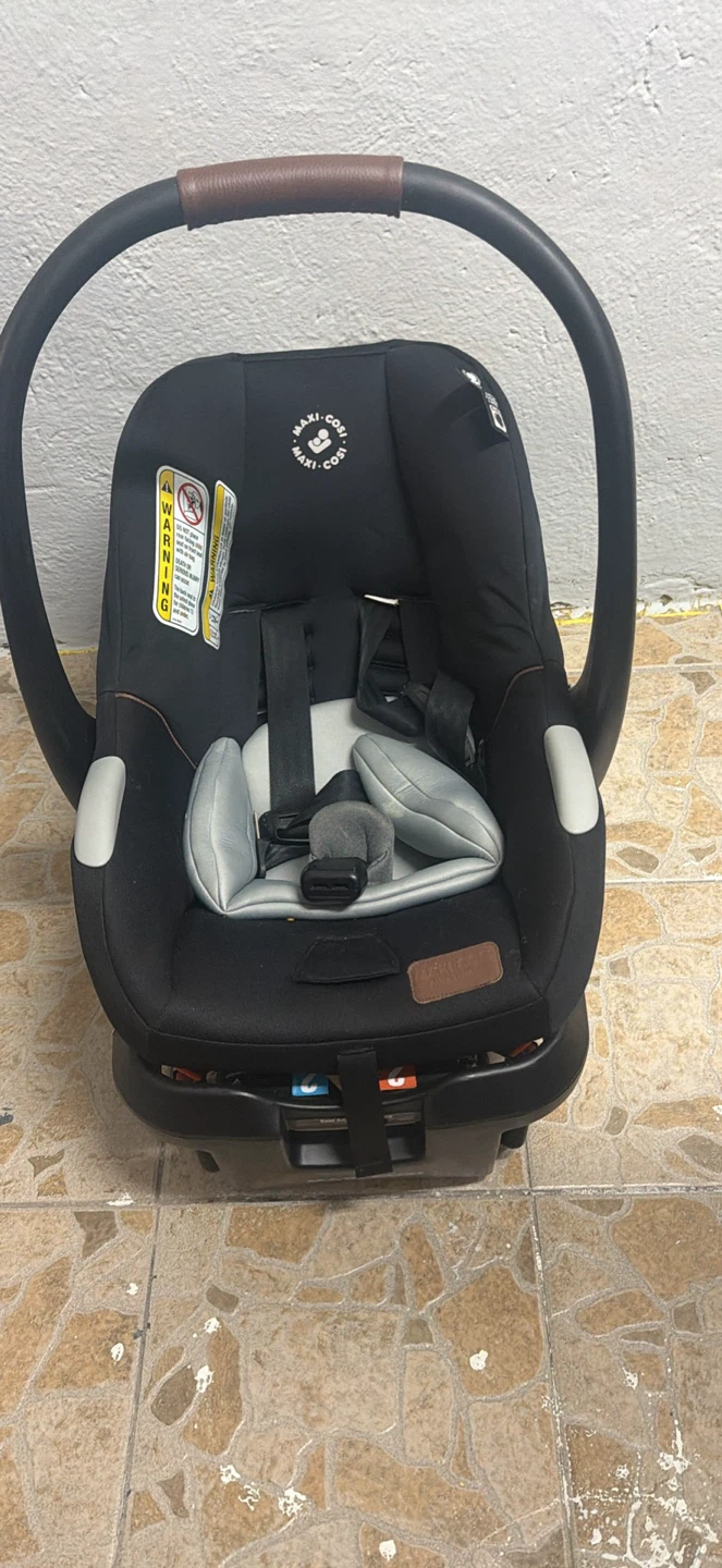 Maxi-Cosi Infant Car Seat with Base - photo 2