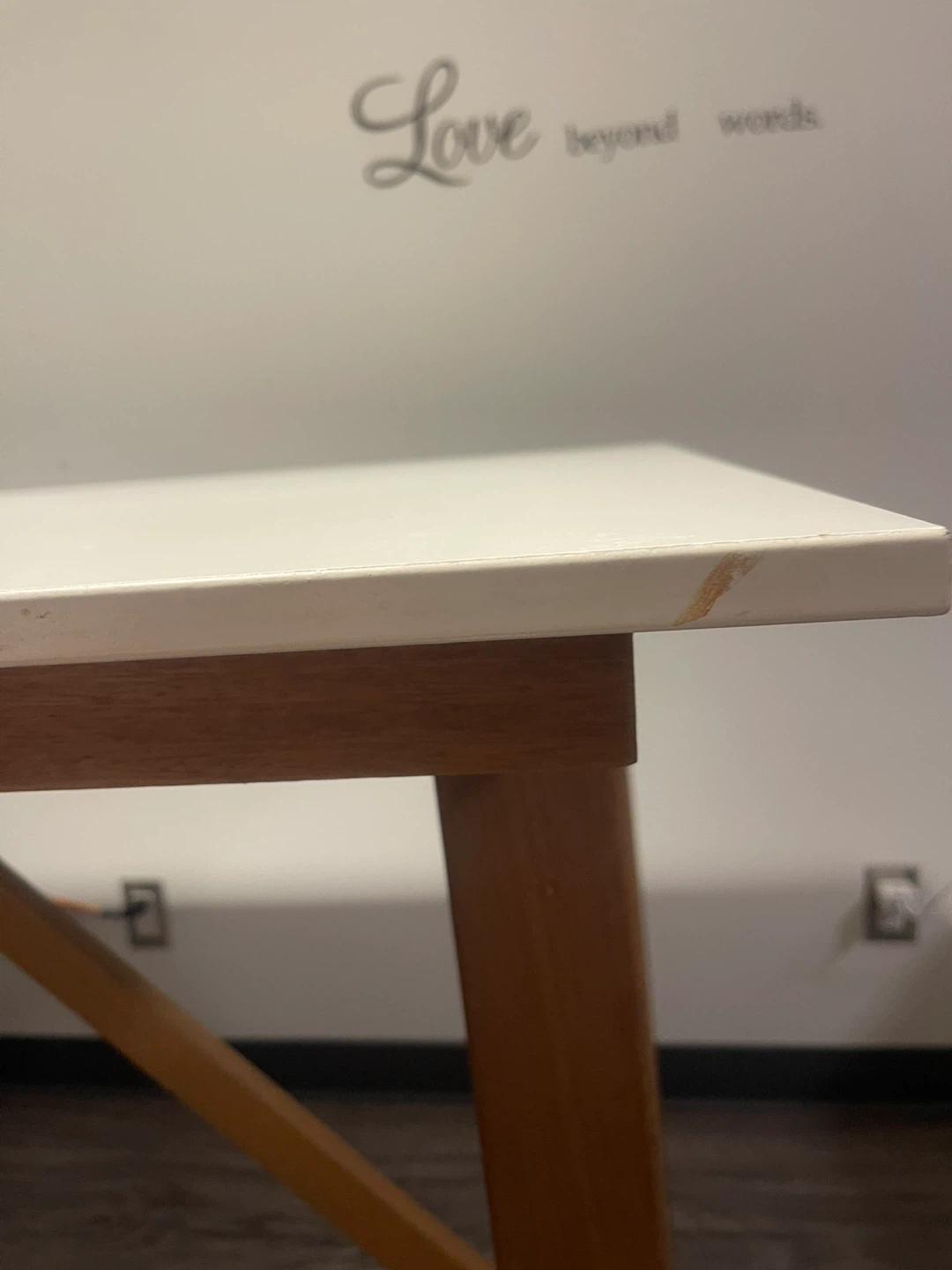 White Table with Wooden Legs + two Bar stools - photo 4