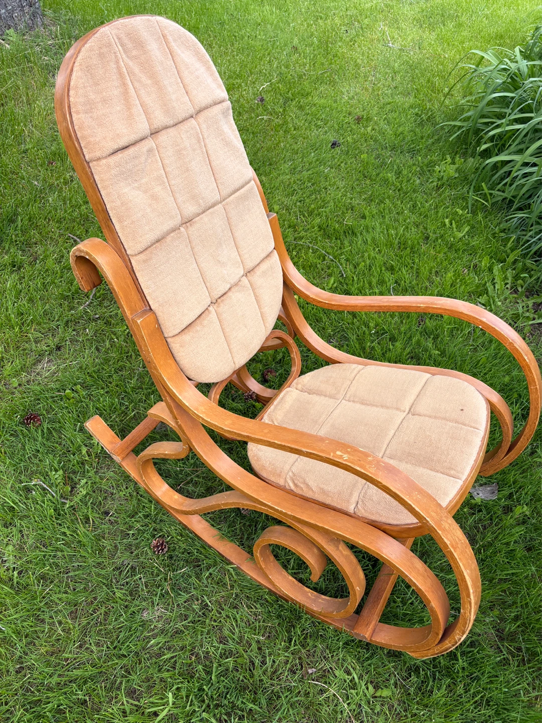 Vintage Wood Rocking Chair - refinishing project? - photo 2