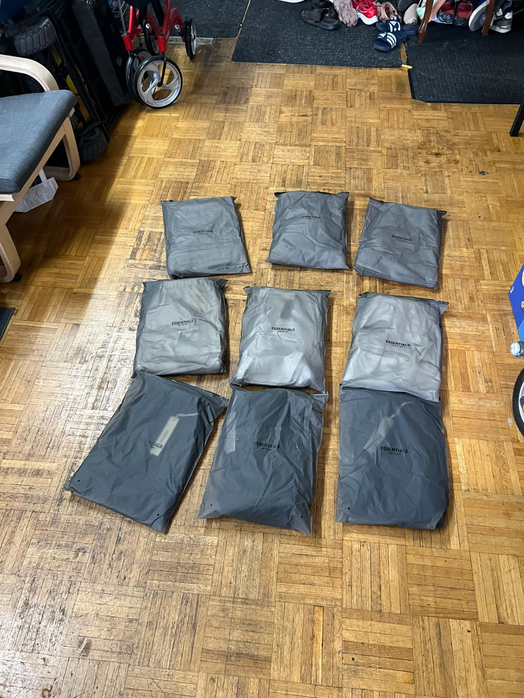 Fear of God Essentials Sweat Shorts - oatmeal 55$!!