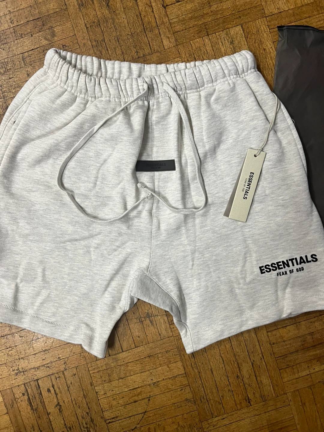 Fear of God Essentials Sweat Shorts - oatmeal 55$!! - photo 3