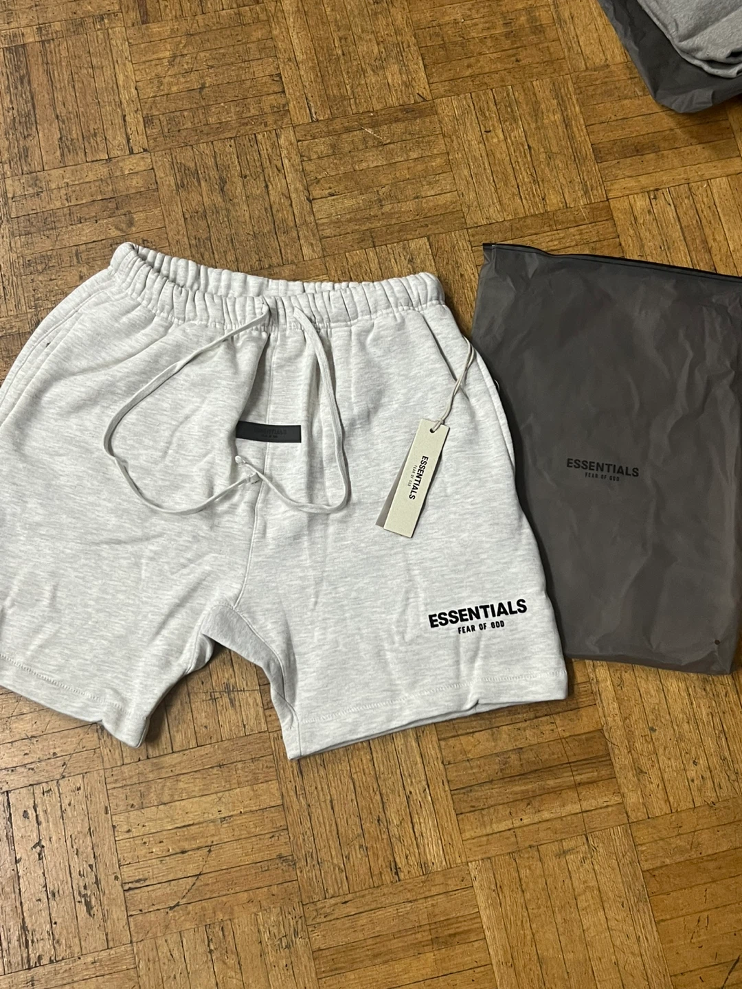 Fear of God Essentials Sweat Shorts - oatmeal 55$!! - photo 2