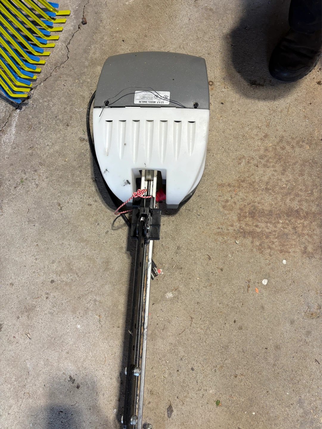 Genie 1/2 H.P. Garage Door Opener Model 3060L/M