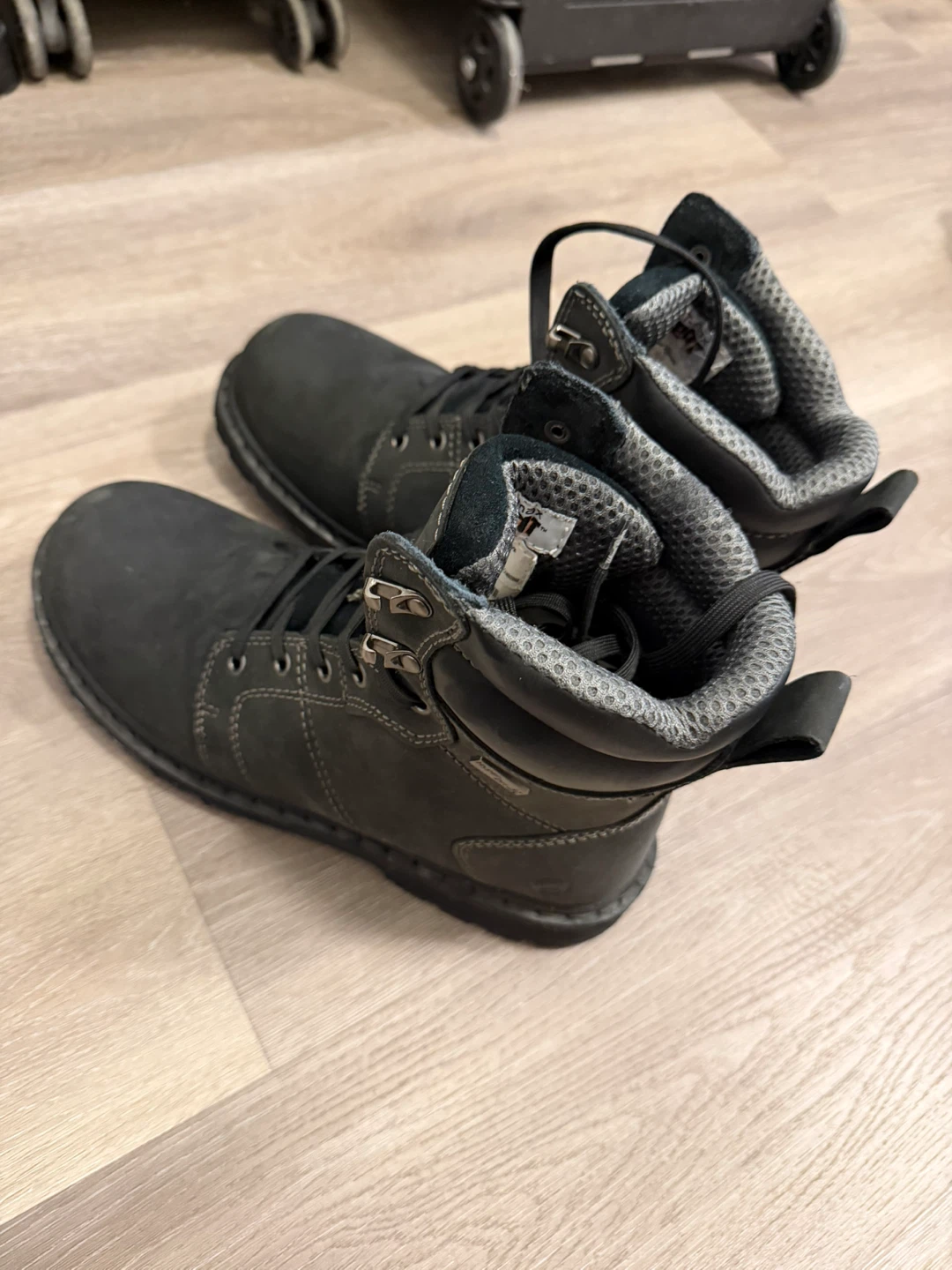 WindRiver Waterproof IceFX Boots (Size 10)