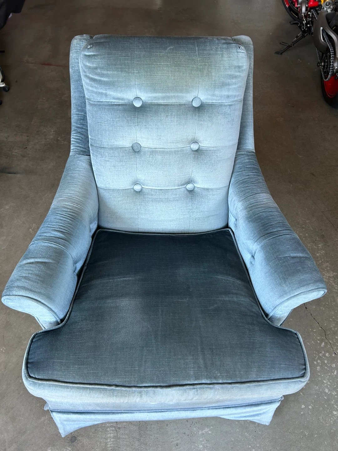 Light Blue Velvet Armchair - photo 4