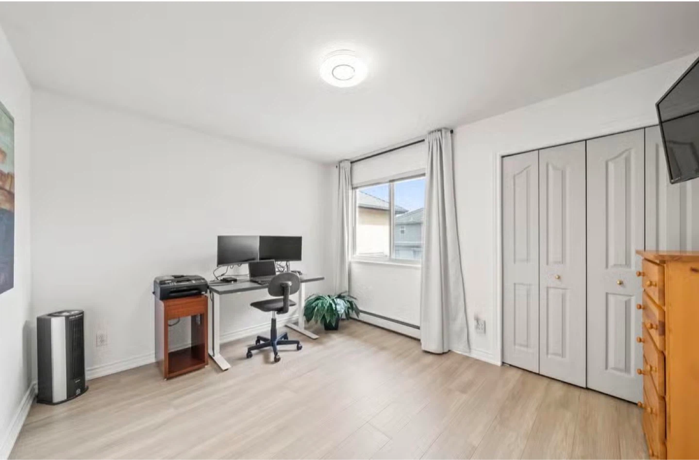 Sit to stand desk and chair